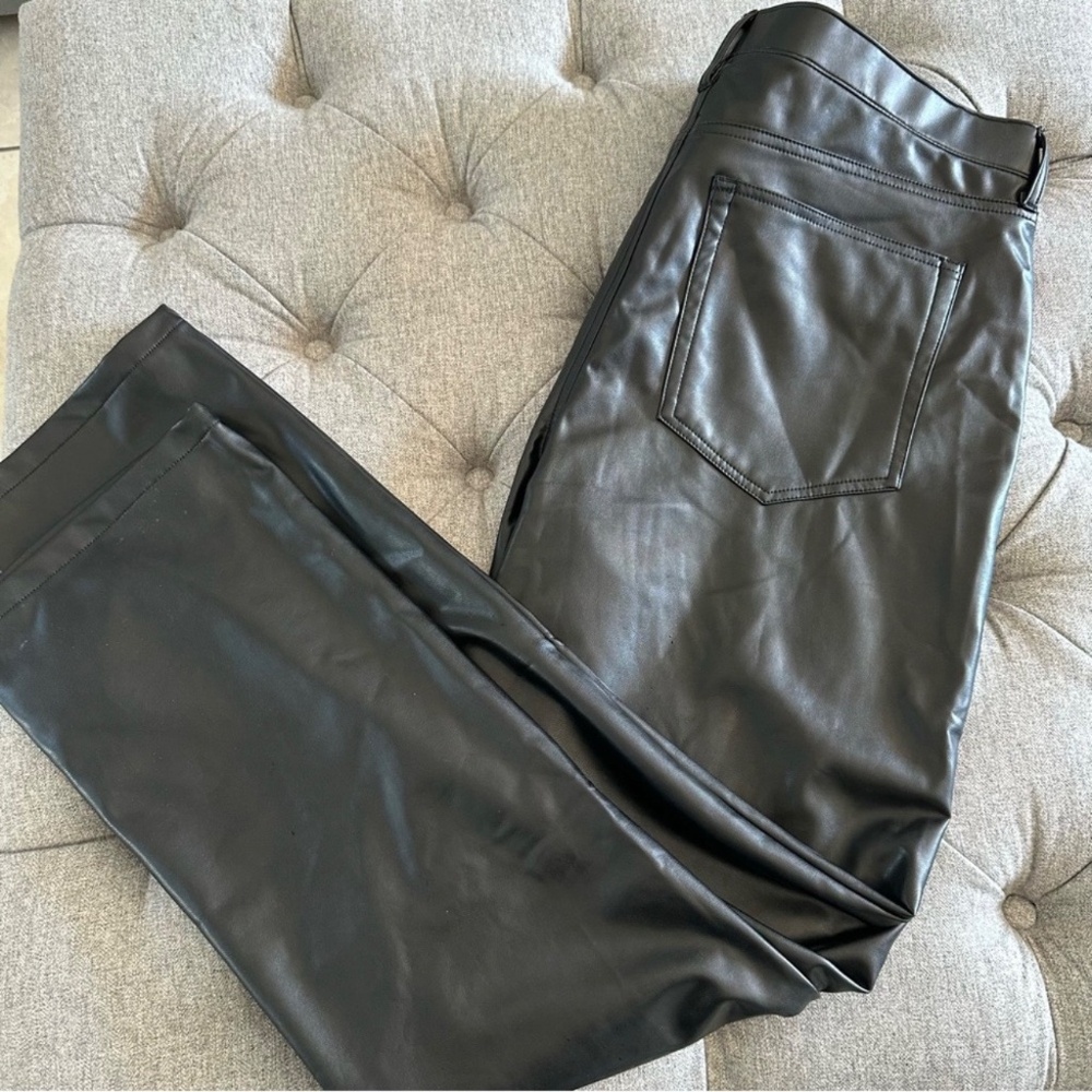 NWT Abercrombie & Fitch Vegan Leather 90s Straight Ultra High Rise Pants - Picture 4 of 5